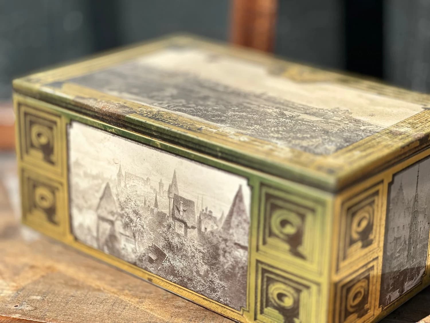 Antique Nurnburg cookie tin