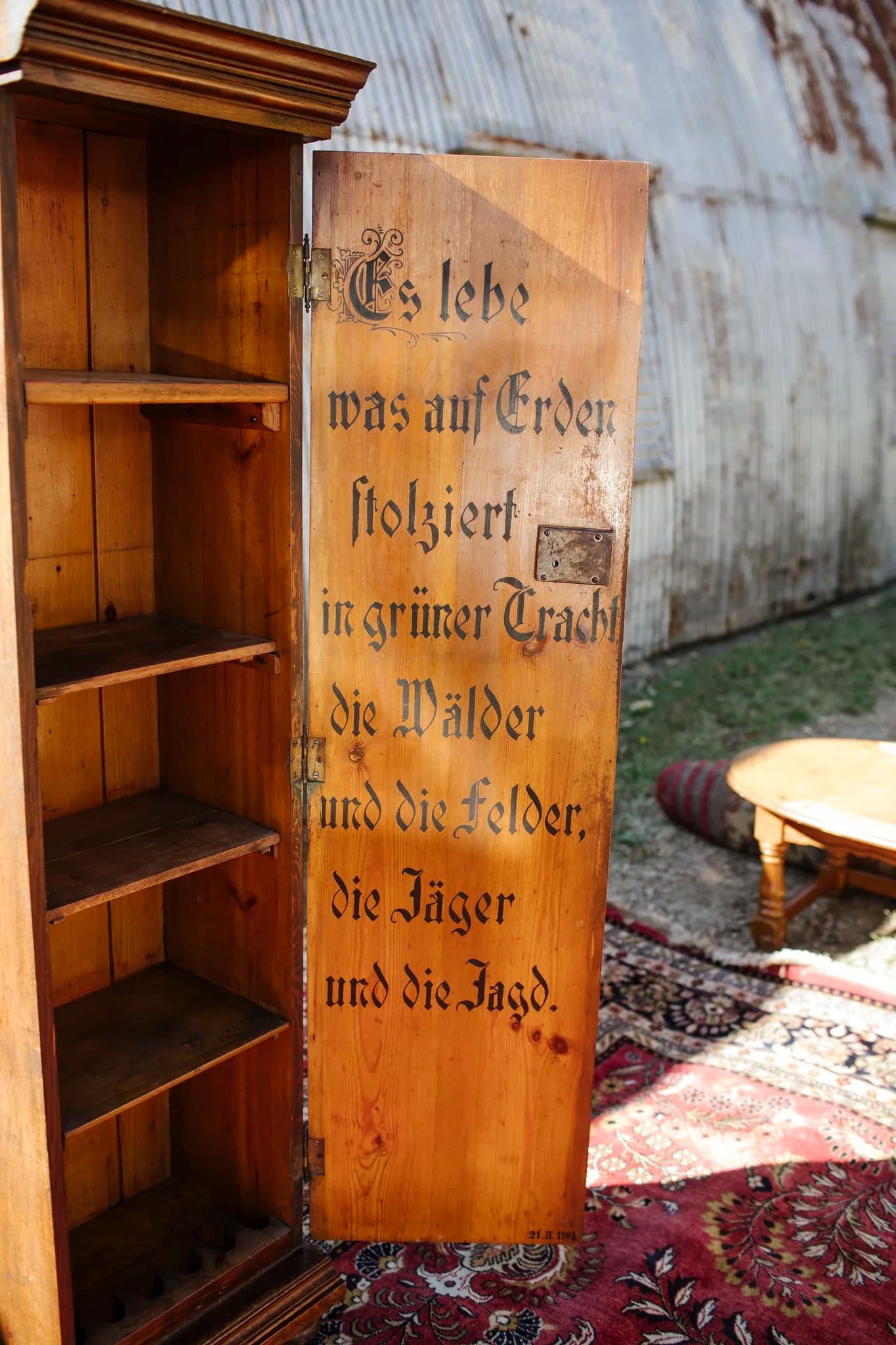 German Quilt Cabinet- With German script image 3