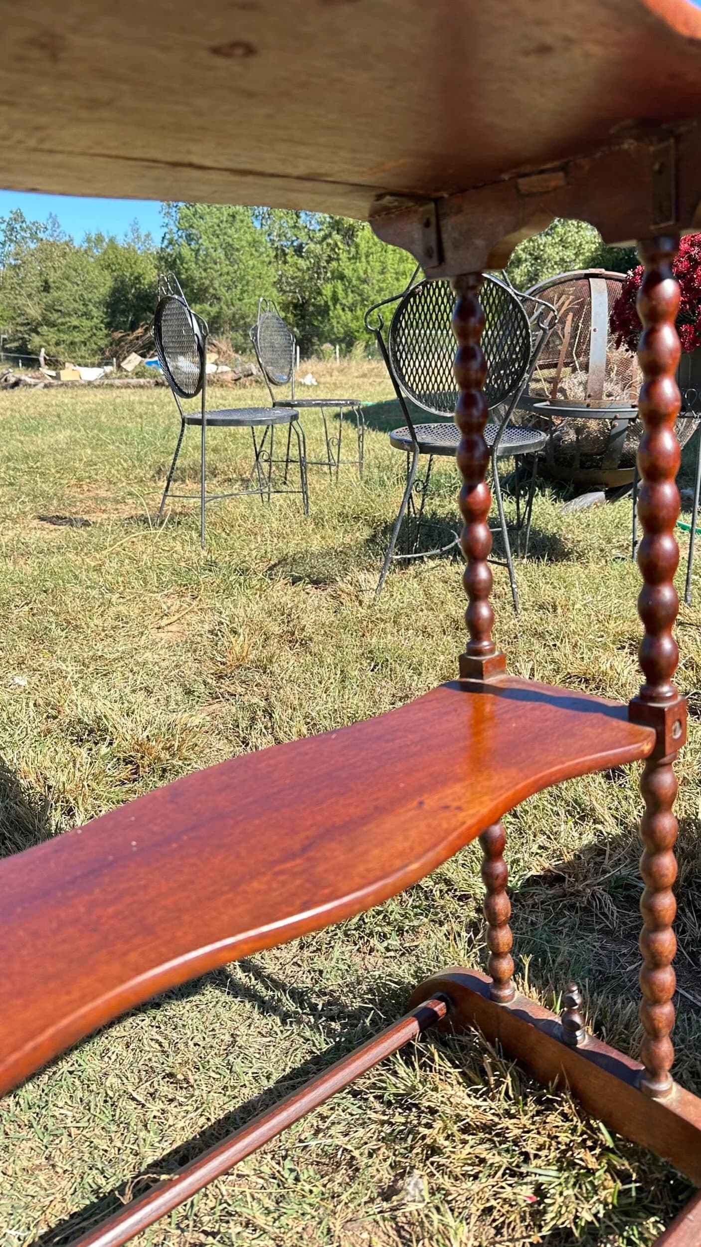 English side table image 3