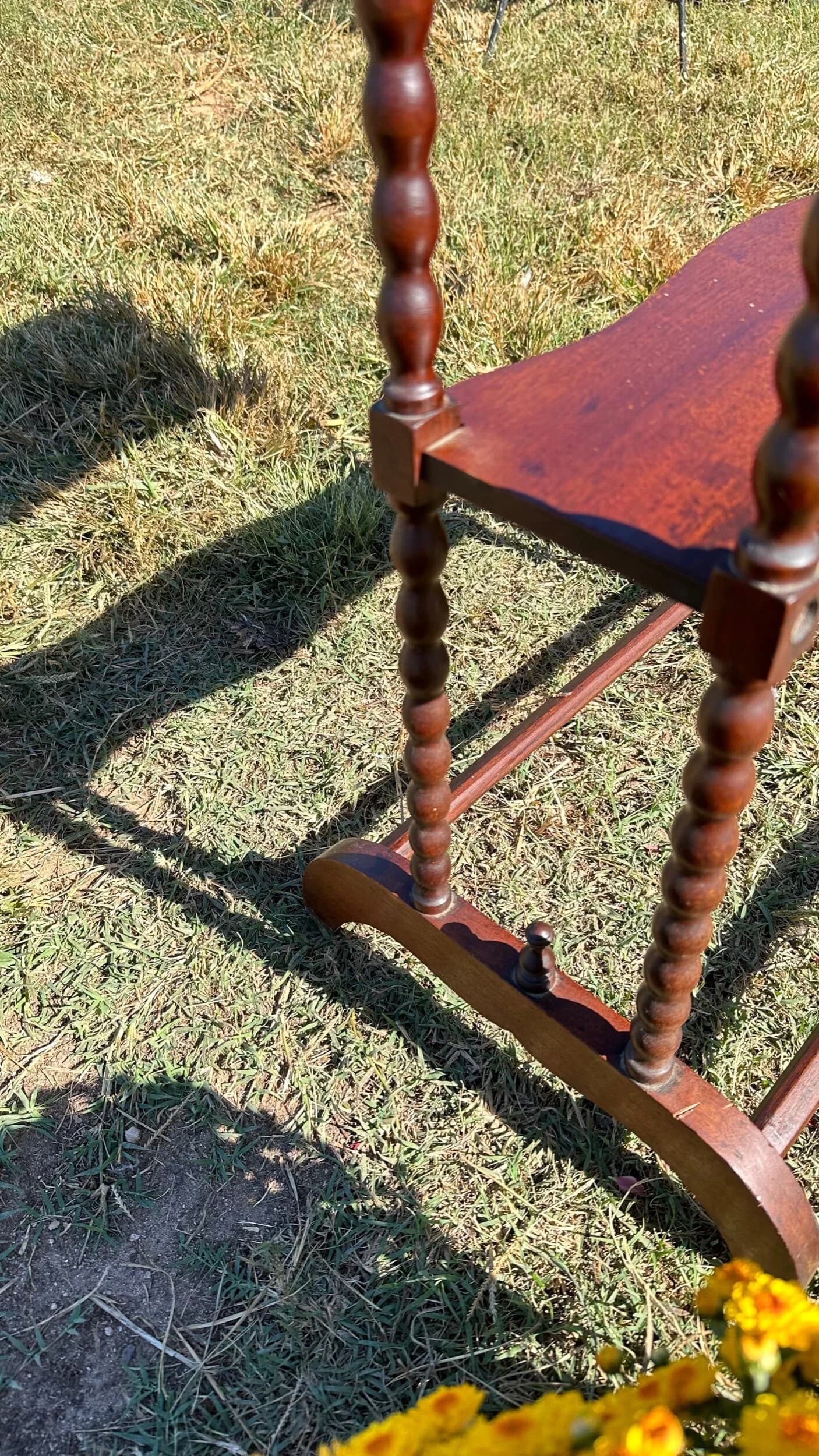 English side table image 4