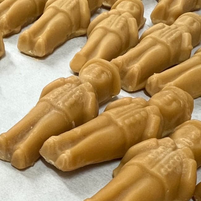 Pure VT Maple Sugar Candy - Thanksgiving Pilgrim Man Shaped - 0.63 oz image 2